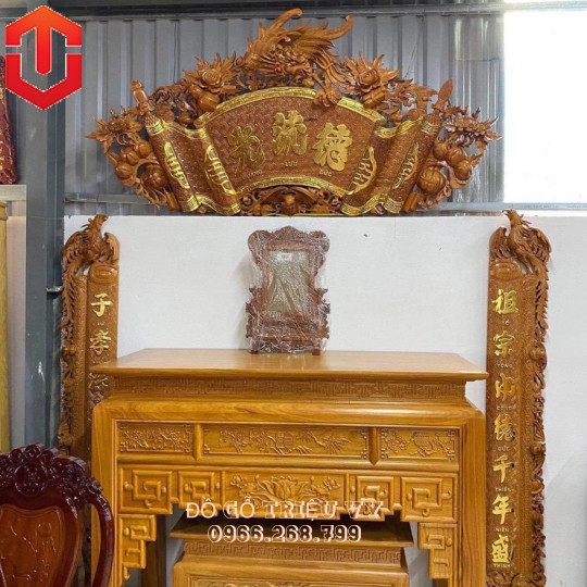 BÀN CÚNG GÕ ĐỎ CHẠM SEN 1M53 KÈM BÀN CƠM