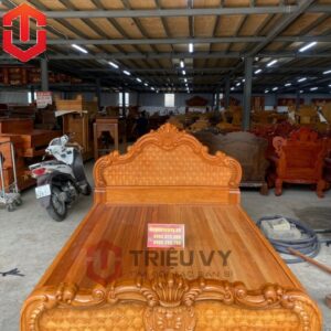 GIƯỜNG CHÁM NỮ HOÀNG CARO GÕ ĐỎ 1M8
